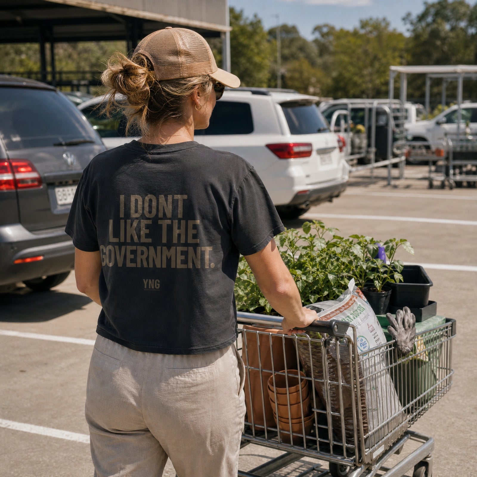 I Don't Like The Government — Womens Crop Tee